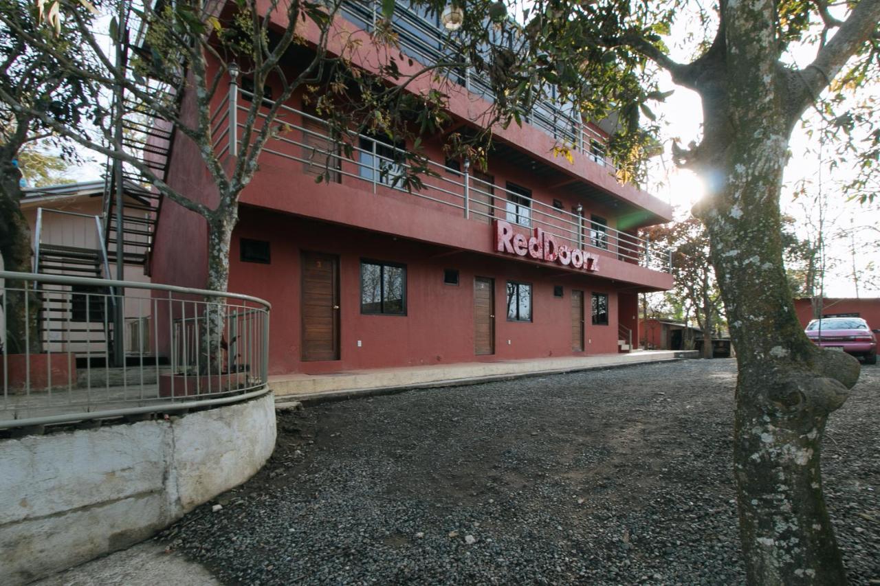 Reddoorz Plus At Malabag Silang - Vaccinated Staff Экстерьер фото